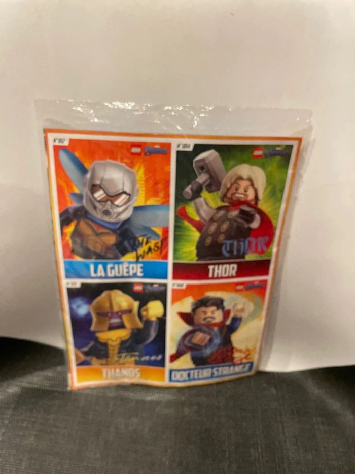 Lego Avengers Marvel magazine + polybag minifigure Iron Spider bras robotiques mini figurine - photo numéro 3