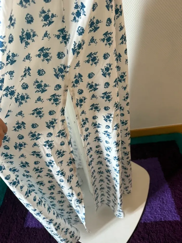 Robe longue blanc à fleur bleu en très bon état taille S - photo numéro 6