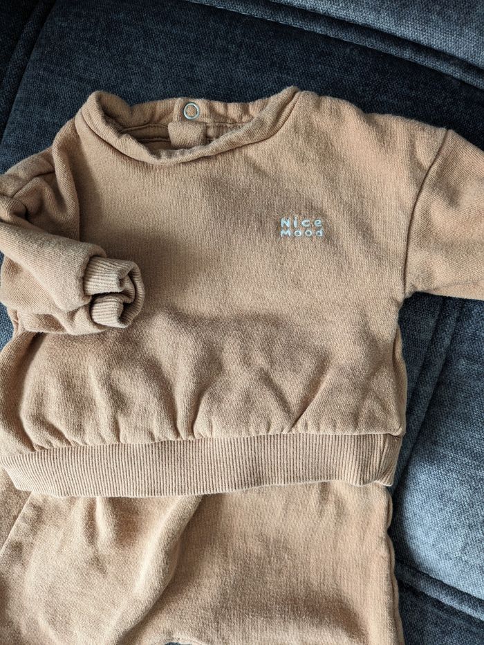 Ensemble jogging - photo numéro 2