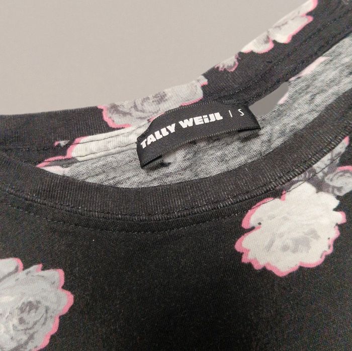 Superbe t-shirt noir a motifs fleurs Tally Weijl taille S - photo numéro 4