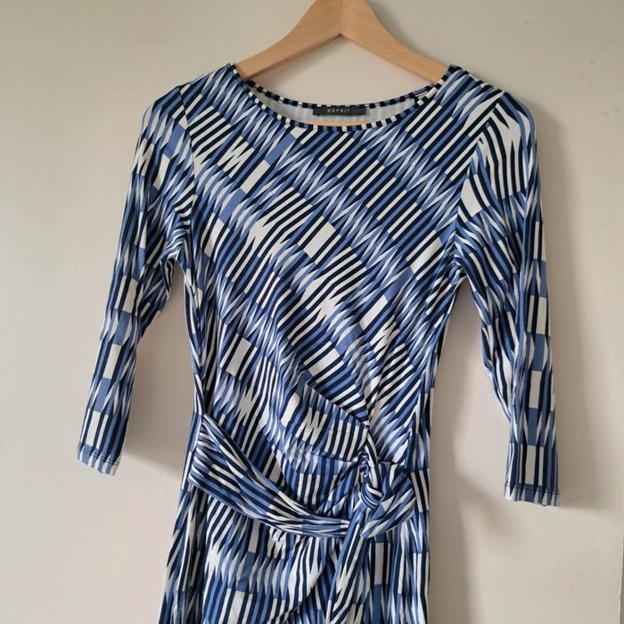 Belle robe à motifs bleus Marque Esprit Taille M