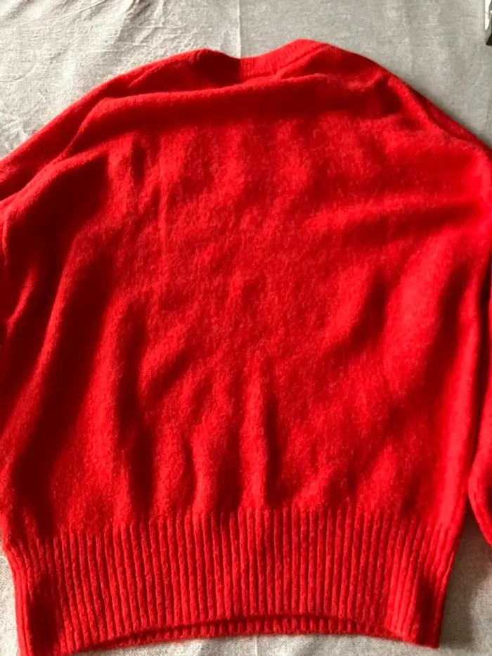 Pull rouge H&M avec perles – Taille S - photo numéro 8