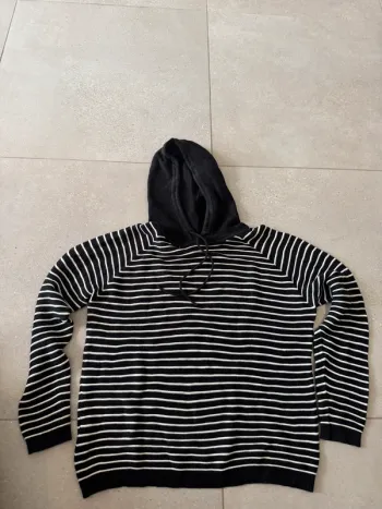 Haut à capuche Promod, très bon état, taille M