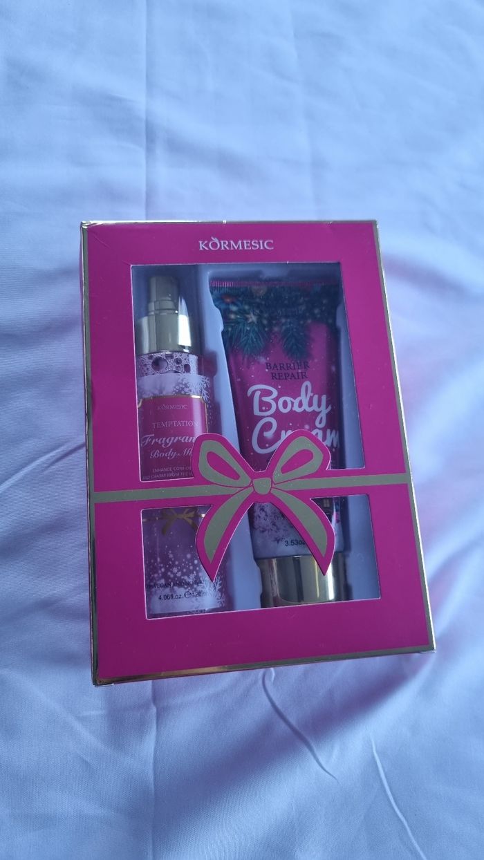 ​Coffret Cadeau KORMESIC Neuf - Brume Corporelle et crème Hydratante
