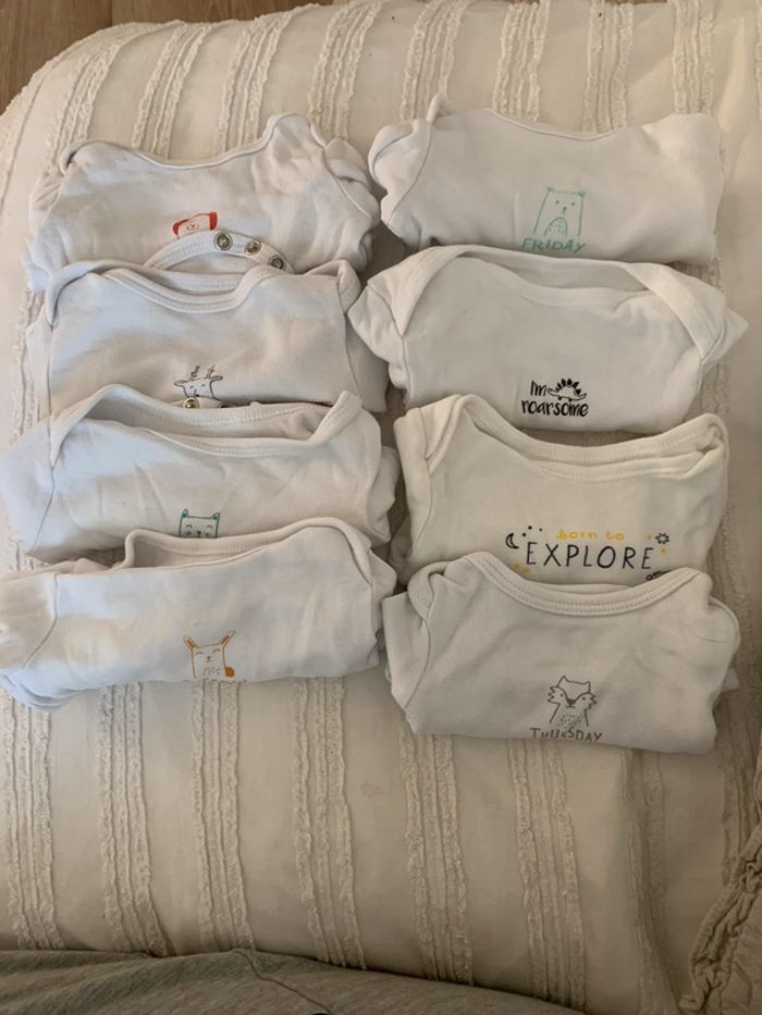 Lot de 8 bodys - photo numéro 4