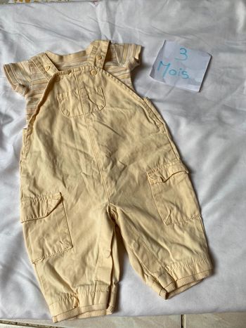 Ensemble bodie salopetye 3 mois