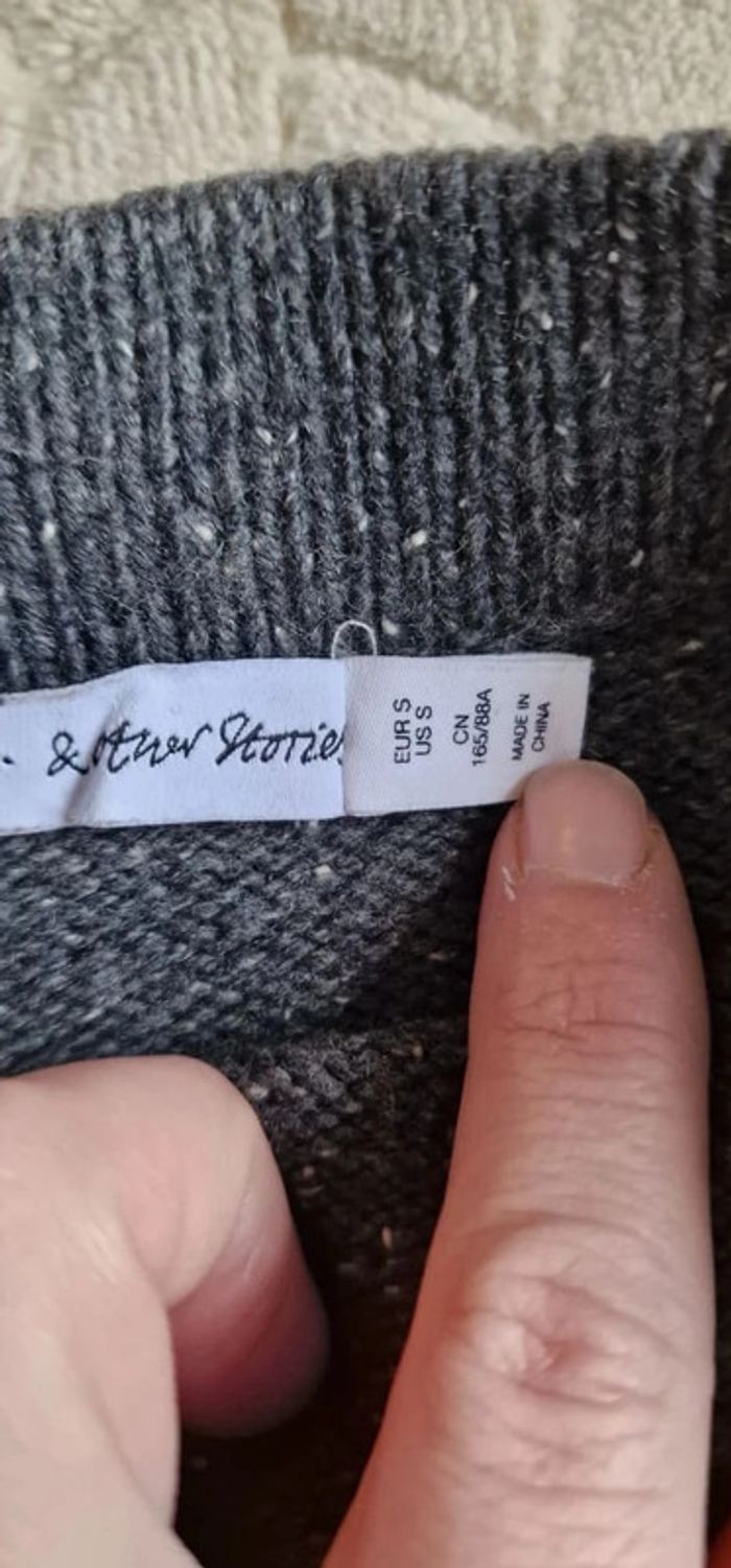 Pull en laine "& other stories" taille S ou 36 gris chiné col asymétrique - photo numéro 4