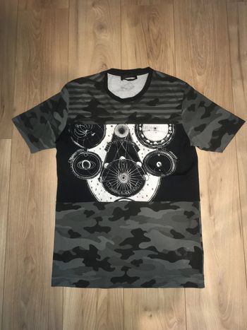 t-shirt spécial noir et kaki diesel black nickel M