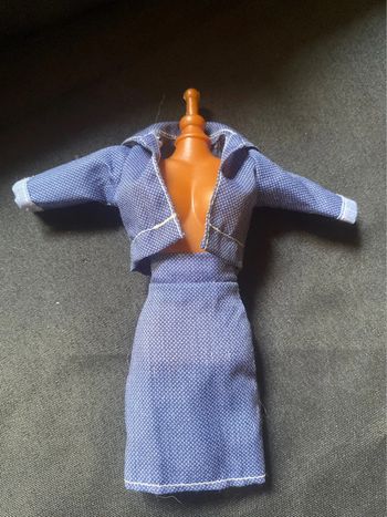 Ensemble veste et jupe poupée barbie