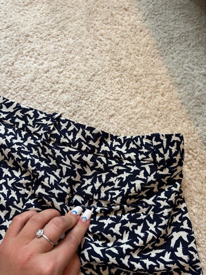 Short bleu marine et blanc motif oiseau Zara taille XS - photo numéro 8