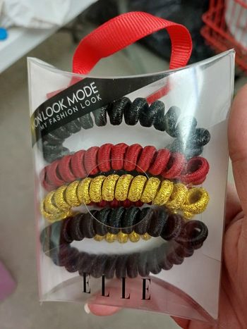 Lot 4 élastiques elle  neuf