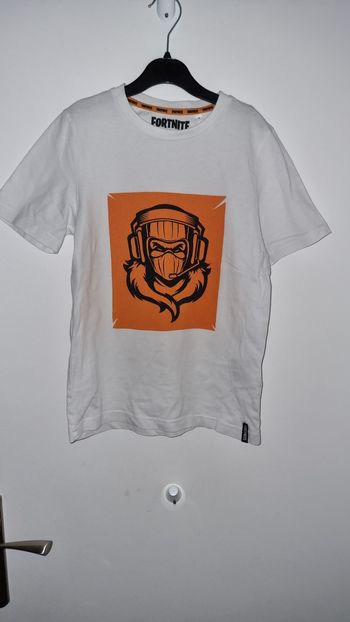 Lot 4 T-shirt + 1 Débardeur  6/8 ans