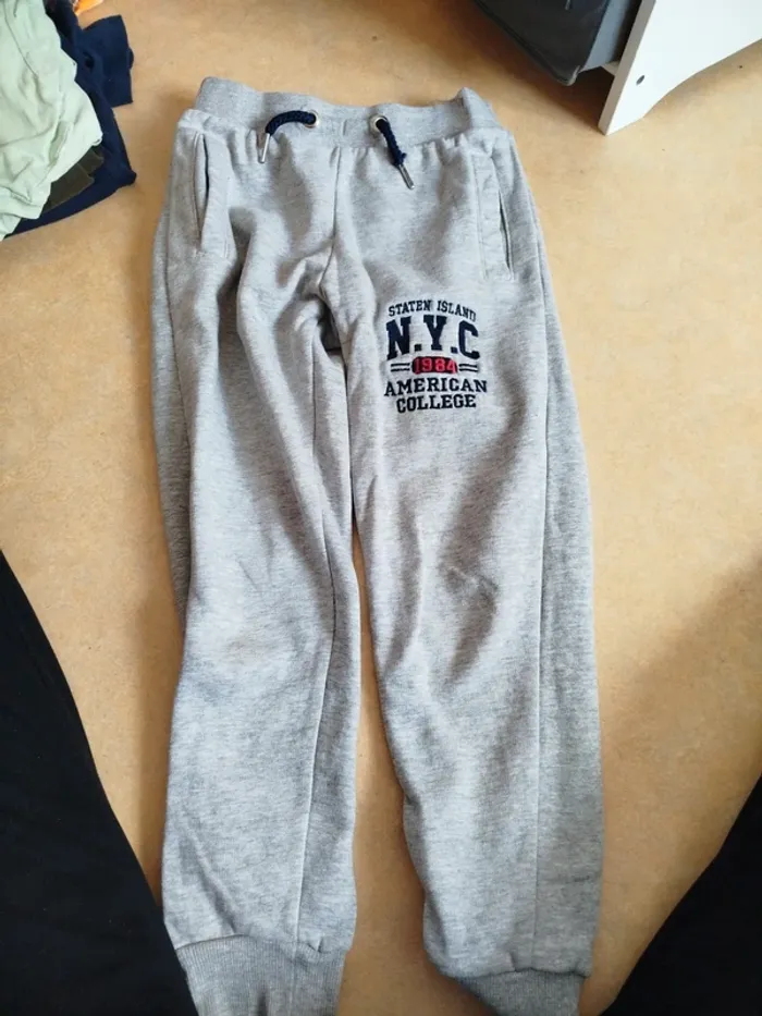 Survêt gris