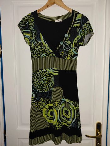 Robe été  noire et verte rond