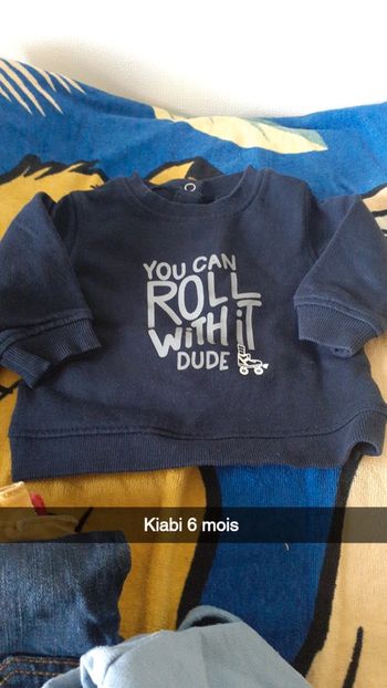 Pull kiabi 6 mois