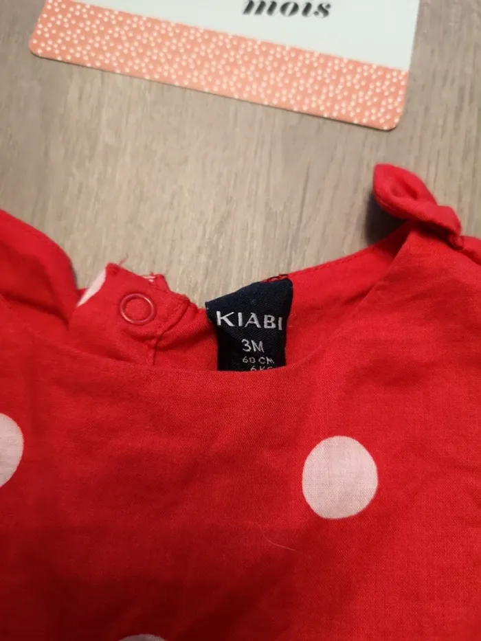 Robe rouge à pois blanc kiabi 3 mois - photo numéro 3
