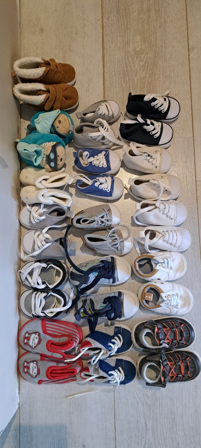 Lot chaussures bébés - photo numéro 2
