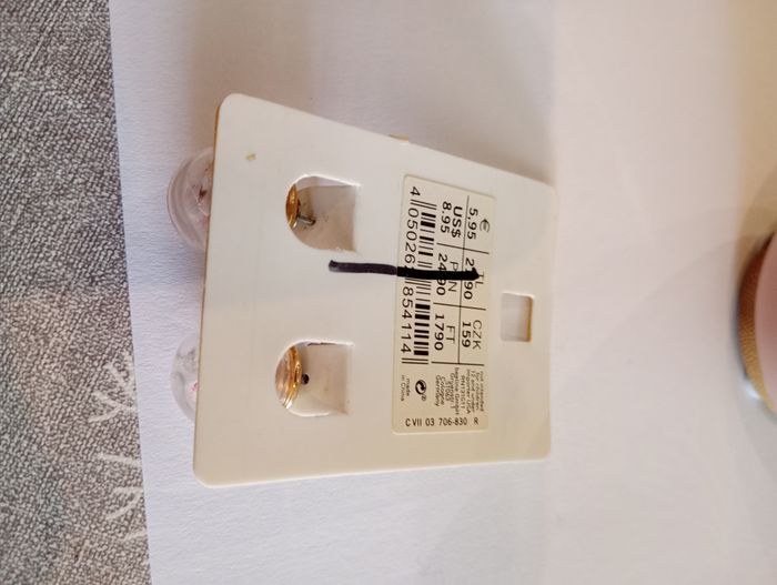 Boucles d'oreille fleurs blanches - photo numéro 3