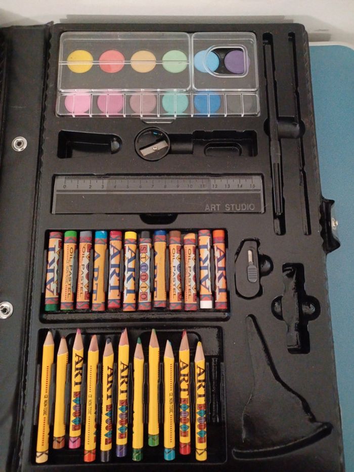 Mallette art studio pour colorier - photo numéro 5