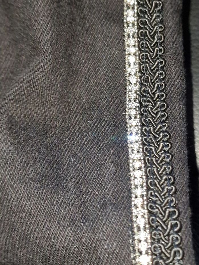 Jeans Noir Avec Bandes Rivière De Diamants Strass Et Broderie Noire - photo numéro 12
