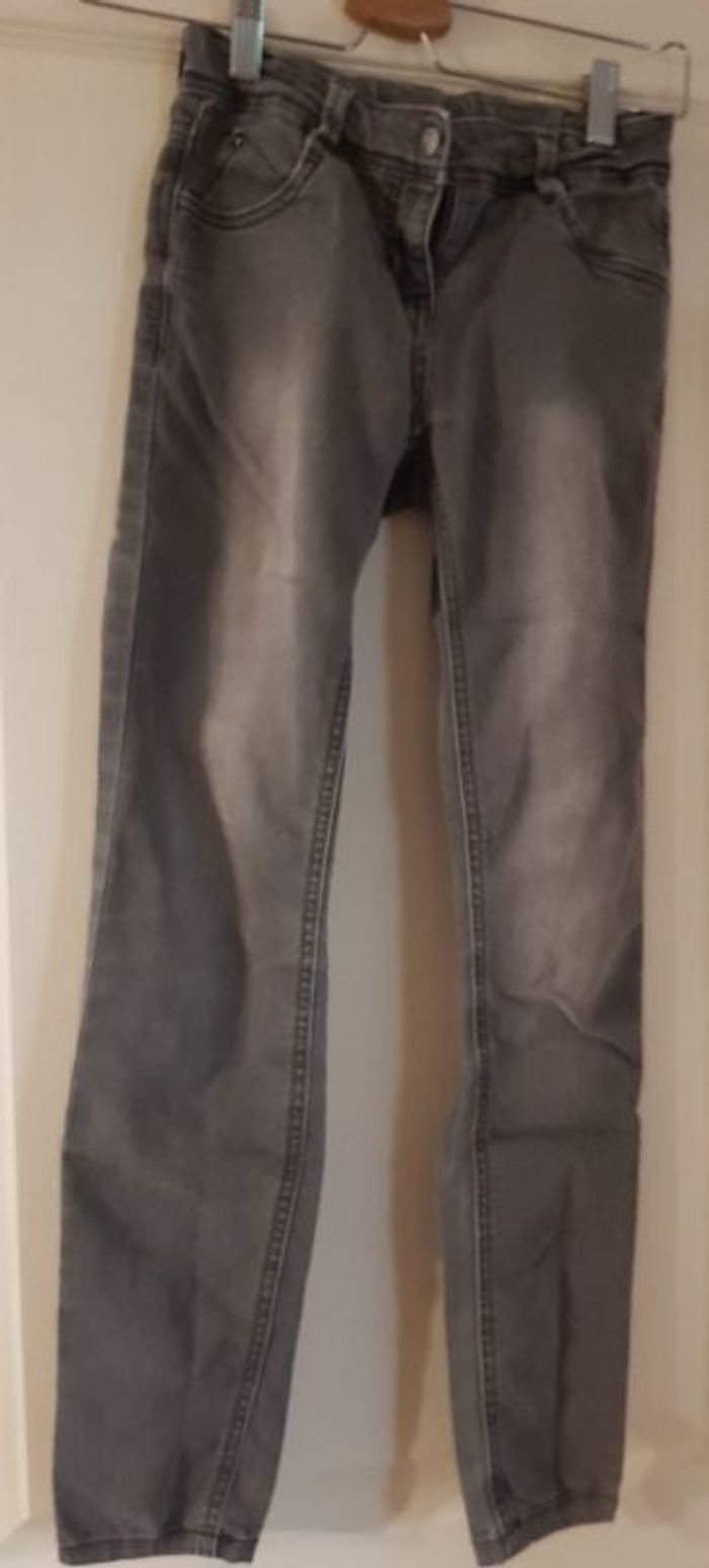 jean noir délavé, élastique réglable à la taille
