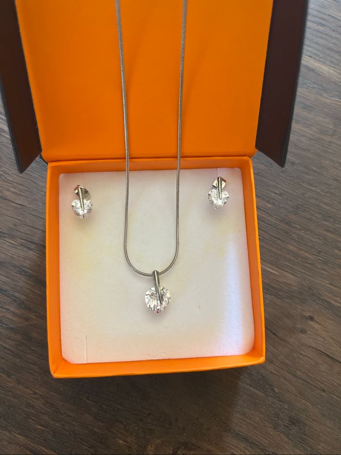 Parure collier et boucles petits diamants cœur