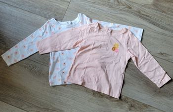 Lot de 2 t-shirts manches longues fleuris taille 18 mois