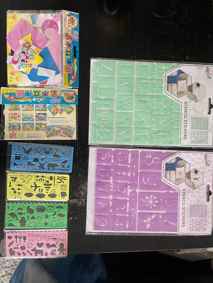 Pochoirs lettre et chiffres