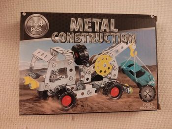 Jeu de construction en métal neuf