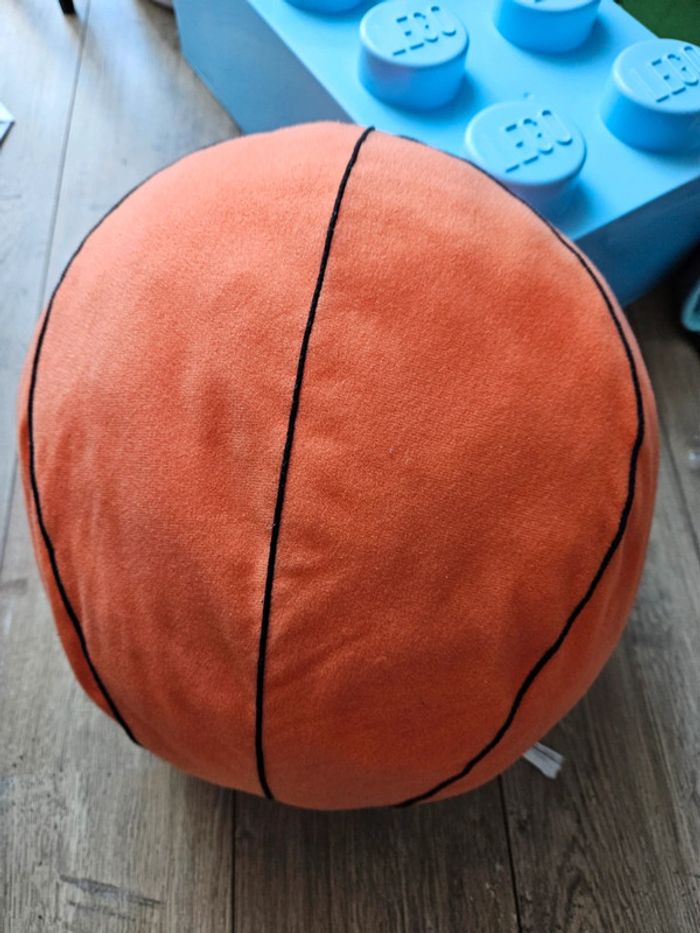 Gros ballon de basket en tissu Ikea - photo numéro 2
