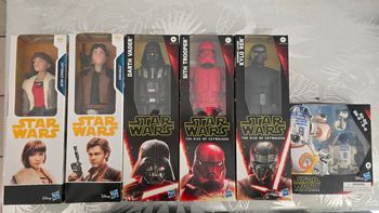 Lot de 6 poupées dont 8 personnages Star Wars collection