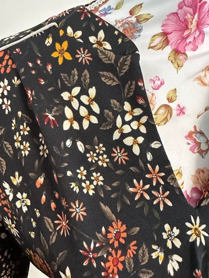 Blouse noir manche longue avec fleure neuve avec étiquette - photo numéro 6