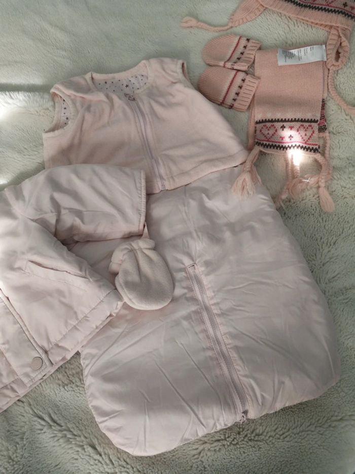 Combi pilote bébé rose poudré et bonnet gants écharpe - photo numéro 4