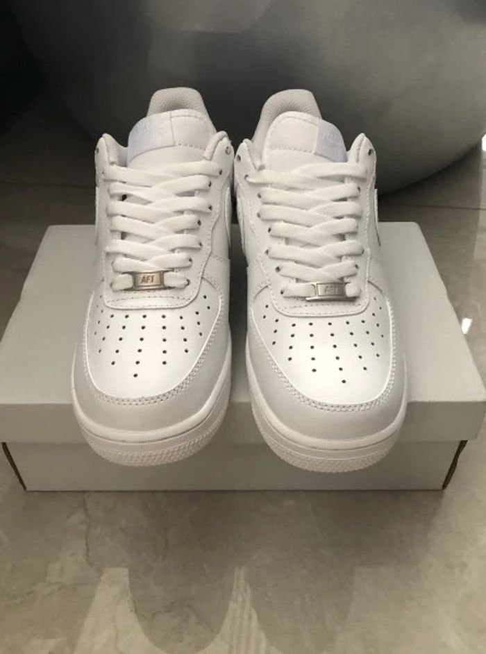 Nike Air Force 1 Low '07 White 42.5 - photo numéro 4