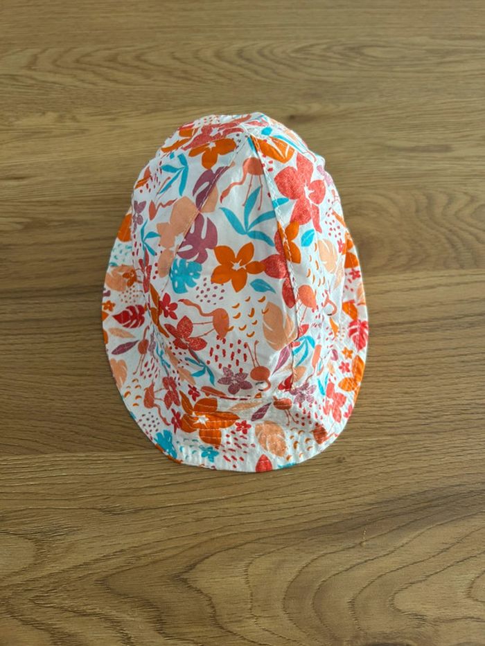 Chapeau fleuri Gémo - photo numéro 2