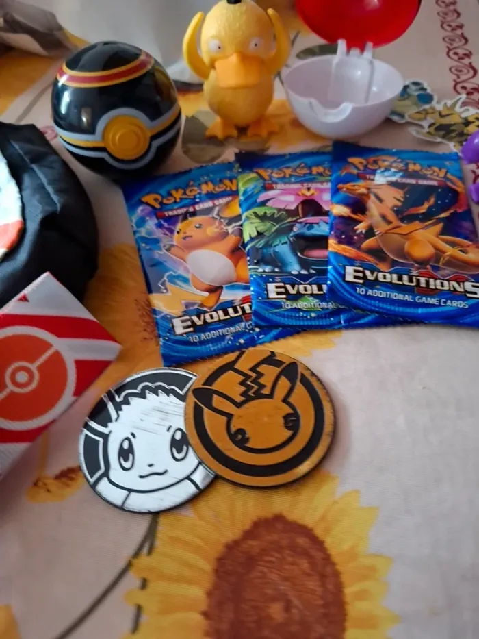 Magnifique lot de pokeball avec sacoche plus ceinture plus cartes non officiel - photo numéro 3