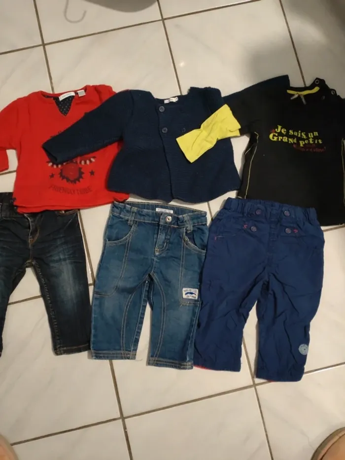 Lot taille 12 mois