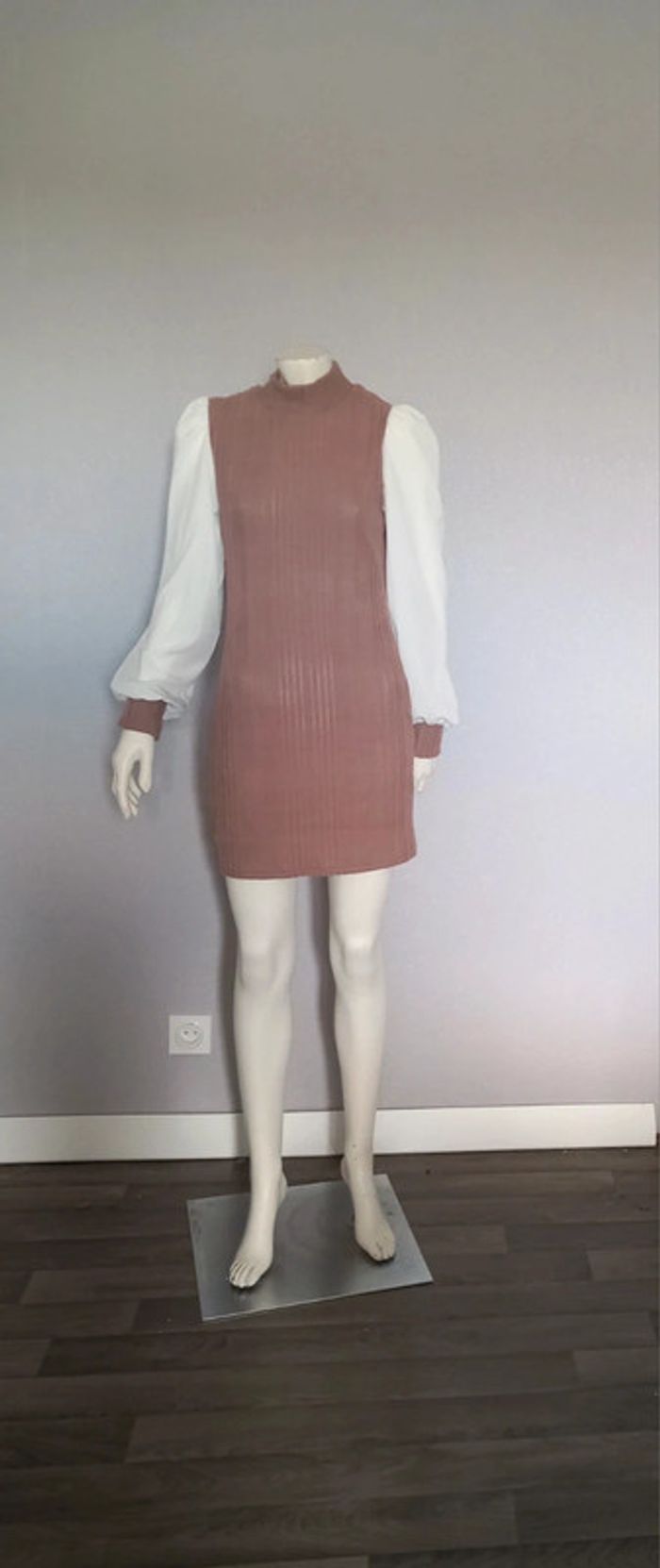Robe neuve L. - photo numéro 2