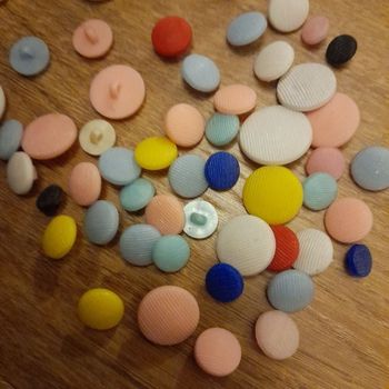 Lot de 50 boutons vintage rond rayé variés
