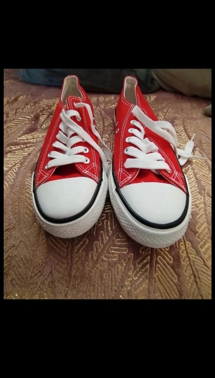 Baskets rouge neuves pointure 38 - photo numéro 5