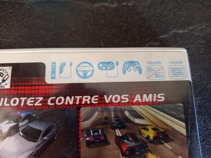 Nintendo - WII - Need for speed - Hot pursuit - photo numéro 3