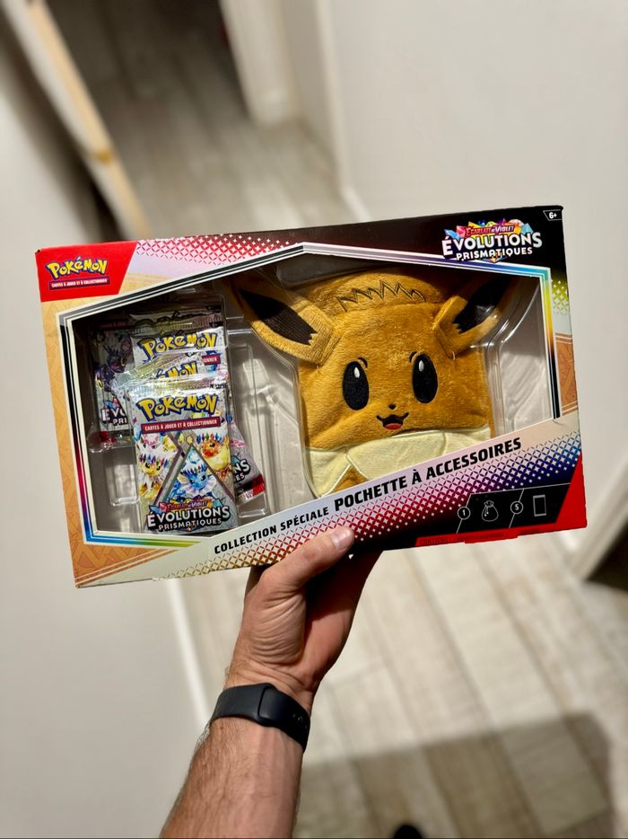 [NEUF] Coffret Pochette Accessoires Pokémon Évolutions Prismatiques EV8.5