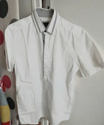 Jolie chemise blanche homme M Armand Thiery