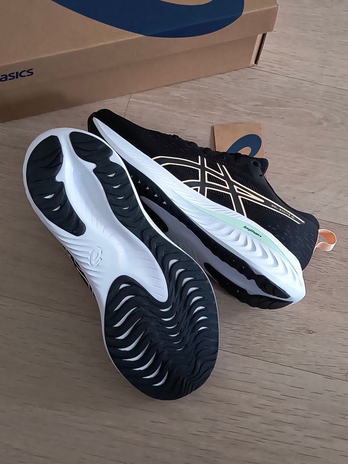 Baskets chaussures running Asics gel taille 40.5 neuves - photo numéro 3