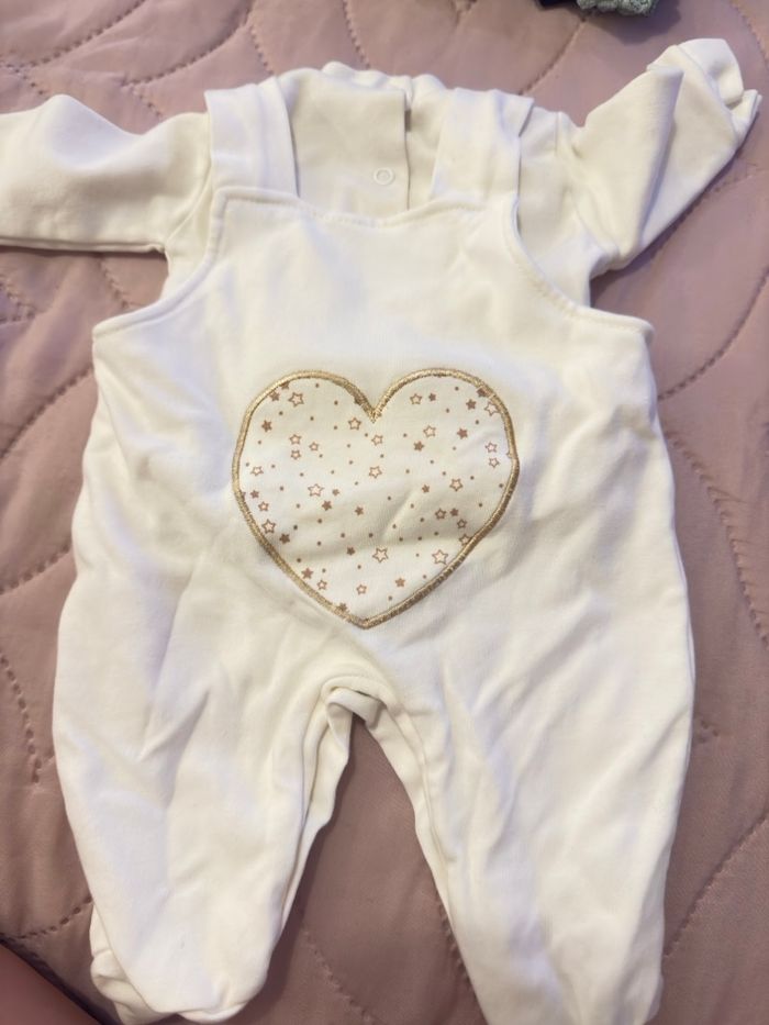 2 bodys neuf avec haut en body - photo numéro 2