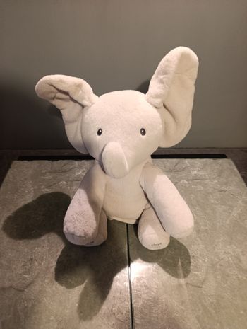 Éléphant coucou bebe