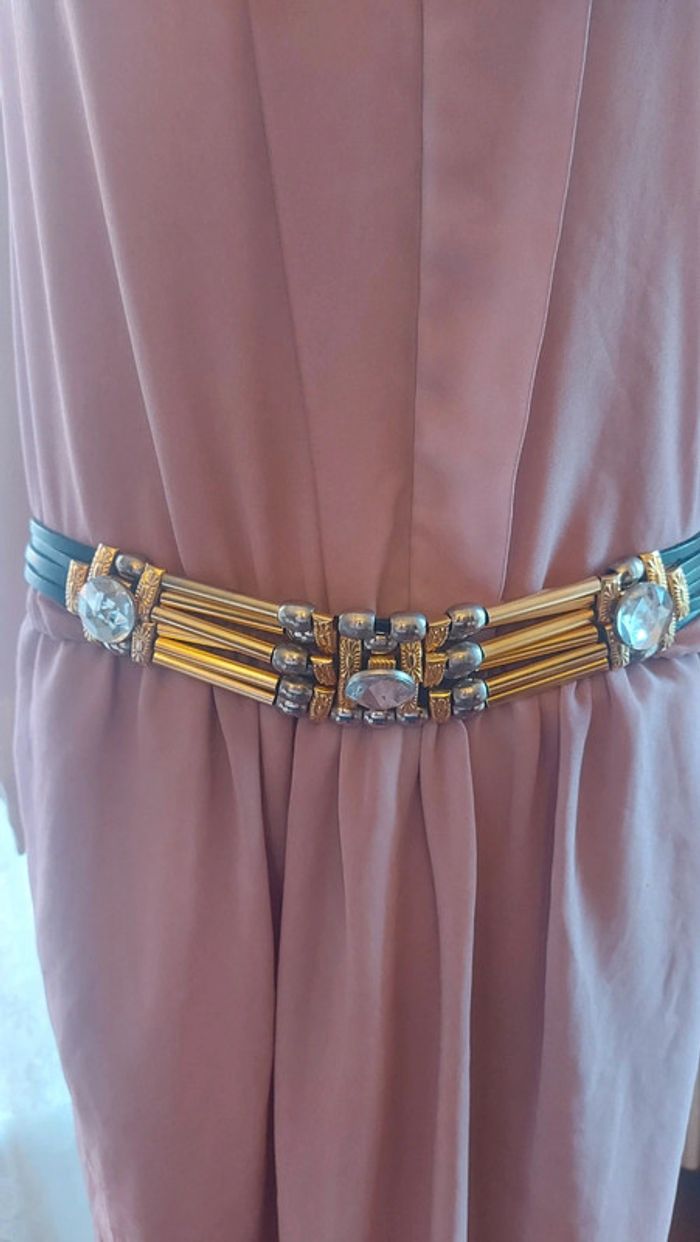 Ceinture en cuir noir avec application 90cm