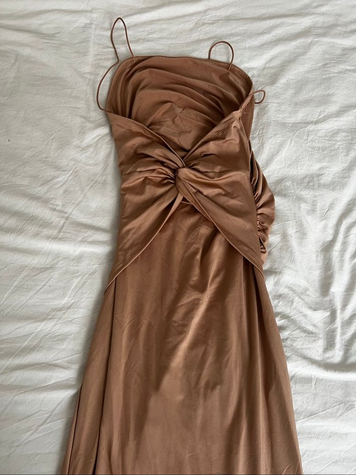 Robe longue dos nu - photo numéro 2