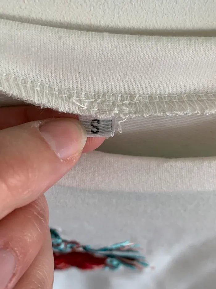 Pull blanc brodé fleurs - photo numéro 4