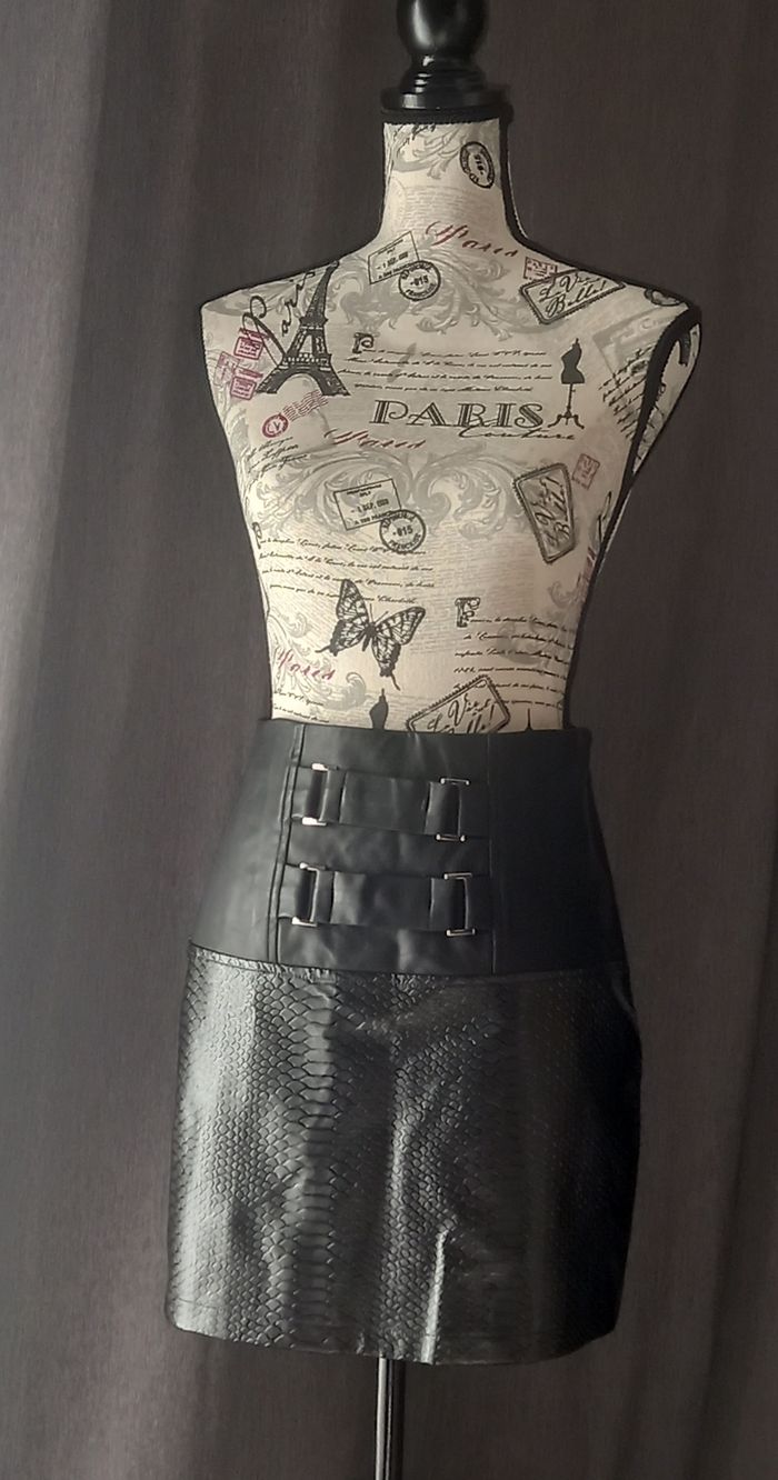 Jupe simili cuir T36 Sophyline